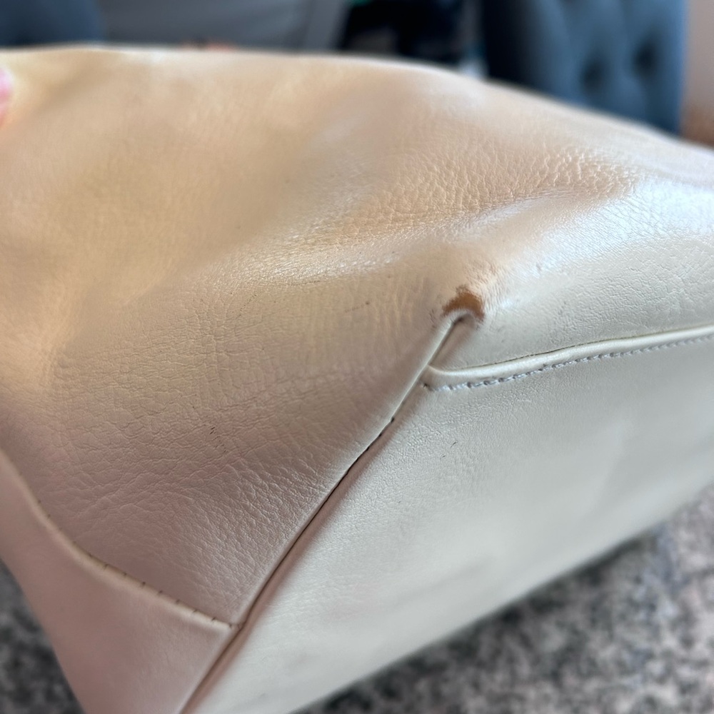 Dooney & Bourke White and Brown Florentine Vacchetta leather - Picture 5 of 13